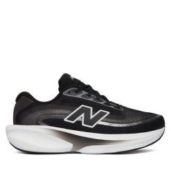 Buty do biegania New Balance. Czarne obuwie do biegania damskie New Balance. Za 649.99 zł.