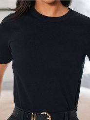 Sweter z krótkim rękawem - czarny. Czarne swetry klasyczne damskie Sinsay, l, bez kołnierzyka. Za 29.99 zł.