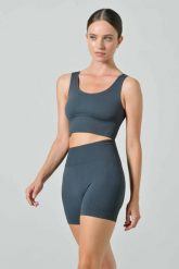 Damskie krótkie legginsy z wysokim stanem Omm Yoga by Risalti Ilena. Czarne legginsy damskie OM, l, bez wzorów, z elastanu. Za 169.99 zł.