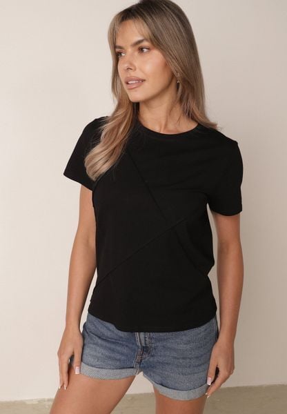 Czarny Klasyczny T-shirt z Bawełny Zdobiony Przeszyciami w Romby Onissa. Czarne t-shirty damskie Born2be, l, z aplikacjami, z bawełny, bez kołnierzyka. Za 49.99 zł.