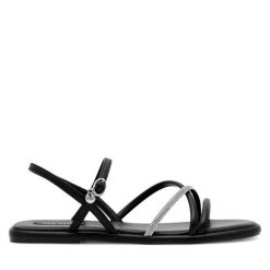 Sandały Nine West. Czarne sandały damskie Nine West, bez wzorów, bez obcasa, na płaskiej podeszwie. Za 131.99 zł.