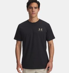 UNDER ARMOUR UA SPORTSTYLE LC SS Koszulka męska treningowa. Czarne t-shirty sportowe męskie Under Armour, l, z bawełny, bez ramiączek, na fitness i siłownię. Za 69.99 zł.