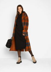 Sukienka dresowa oversized. Czarne sukienki damskie bonprix, bez wzorów, z dresówki, bez kołnierzyka, bez ramiączek. Za 129.99 zł.