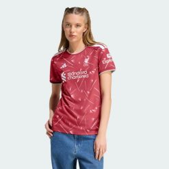 Koszulka domowa Liverpool FC 26/27. Czerwone t-shirty damskie Adidas, l, bez wzorów, z dzianiny, bez kołnierzyka. Za 439.00 zł.