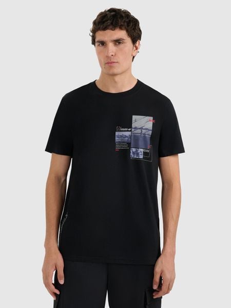 4F T-shirt regular z nadrukiem męski - czarny XL. Czarne t-shirty męskie 4f, m, bez wzorów, bez kołnierzyka. Za 69.99 zł.