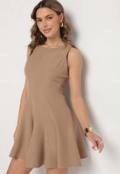Brązowa Rozkloszowana Sukienka Ozdobiona Przeszyciami Evinini. Brązowe sukienki damskie Born2be, m, bez wzorów, eleganckie, bez kołnierzyka, bez ramiączek, mini, rozkloszowane. Za 89.99 zł.
