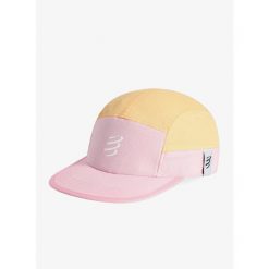 Czapka do biegania Compressport 5 Panel Light Cap - buff orange/roseate. Brązowe czapki męskie Compressport, bez wzorów, sportowe. Za 161.99 zł.
