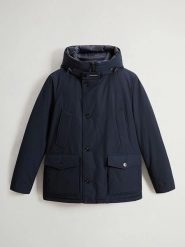 Woolrich Kurtka puchowa "Arctic Anorak" w kolorze granatowym rozmiar: XXL. Niebieskie kurtki męskie Woolrich, na zimę, xxl, bez wzorów, z puchu, bez kaptura. Za 2,818.00 zł.