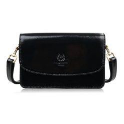 Torebka damska mała skórzana lakierowana czarna kopertówka na ramię do ręki Paolo Peruzzi AY-18-BL. Czarne torebki wieczorowe bez wzorów, z lakierowanej skóry, eleganckie, bez kołnierzyka, bez ramiączek. Za 189.00 zł.