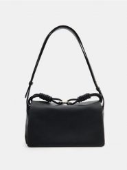 Mała torebka z dodatkowym paskiem i ozdobnym metalowym haczykiem - czarny. Czarne torebki klasyczne damskie Sinsay, bez wzorów, małe, bez dodatków. Za 49.99 zł.