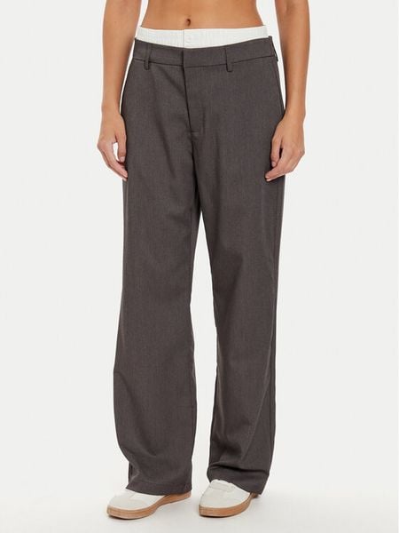 Noisy May Spodnie materiałowe Dawn 27031464 Szary Loose Fit. Szare spodnie materiałowe damskie Noisy may, bez wzorów, z materiału. Za 109.99 zł.