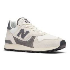 New Balance Buty New Balanc M475VTA beżowy. Brązowe buty sportowe na co dzień męskie z materiału, bez zapięcia. Za 632.54 zł.