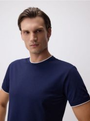 T-shirt regular z merceryzowaną bawełną - granatowy. Niebieskie t-shirty męskie Reserved, l, bez wzorów, z bawełny, bez kołnierzyka. Za 79.99 zł.