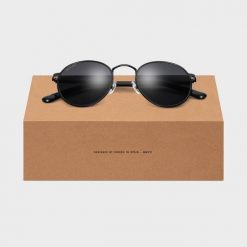 Okrągłe okulary ze stali nierdzewnej Lifestyle Siroko The Tube. Czarne okulary przeciwsłoneczne męskie SIROKO, z mikrofibry, okrągłe. Za 296.00 zł.