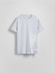 T-shirt regular z nadrukiem - jasnoniebieski. Niebieskie t-shirty męskie Reserved, l, bez wzorów, z bawełny, bez kołnierzyka. W wyprzedaży za 35.99 zł.