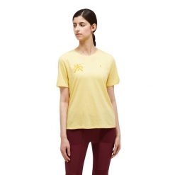 Koszulka Peak Performance damska Explore Graphic Tee żółta - L. Żółte bluzki sportowe damskie Peak Performance, l, bez wzorów, bez ramiączek. W wyprzedaży za 189.00 zł.
