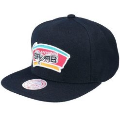 Czapka z daszkiem do koszykówki Mitchell & Ness NBA San Antonio Spurs czarna. Czarne czapki męskie Mitchell & Ness, bez wzorów, sportowe. Za 149.00 zł.
