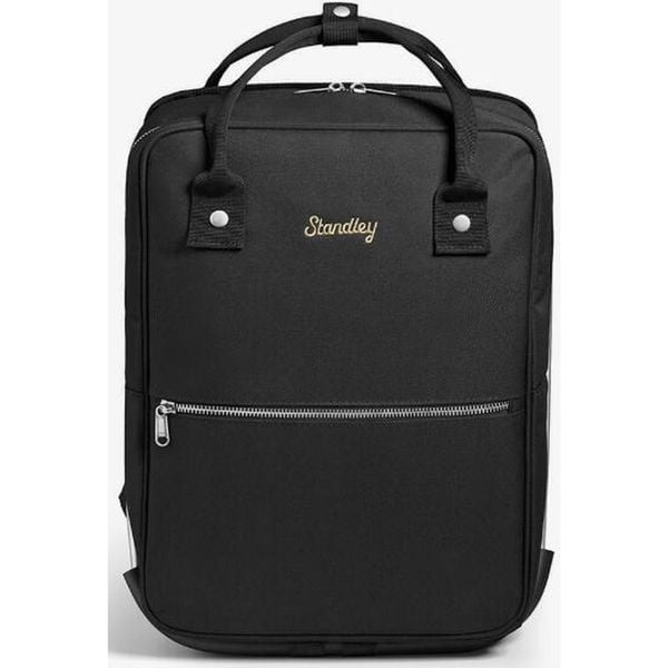 Stylowy czarny plecak do codziennego użytku. Czerwone plecaki damskie 4CIC, bez wzorów, z poliesteru, eleganckie. Za 178.99 zł.
