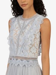 APART Top w kolorze błękitnym rozmiar: 42. Niebieskie topy damskie Apart, bez wzorów, z koronki, bez kołnierzyka. Za 156.61 zł.