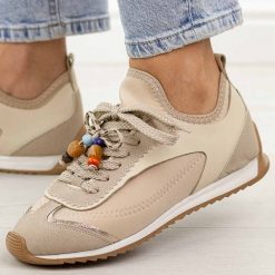 Beżowe półbuty damskie T.Sokolski 963. Brązowe półbuty damskie Sokolski, z aplikacjami, z jeansu, casualowe, z okrągłym noskiem, bez obcasa, na płaskiej podeszwie. Za 299.00 zł.