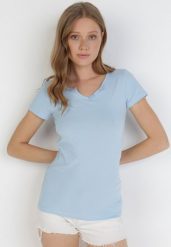 Jasnoniebieski T-shirt Thonilacia. Niebieskie t-shirty damskie Born2be, l, z aplikacjami, z bawełny, bez kołnierzyka. Za 29.99 zł.
