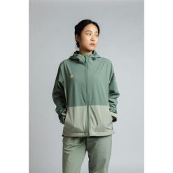 Kurtka damska typu soft shell LANETTE W, wodoodporna, wiatroszczelna i termiczna. Czerwone kurtki damskie IZAS, na zimę, l, bez wzorów, z softshellu, bez kaptura. Za 443.43 zł.