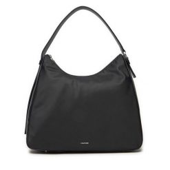 Torebka Calvin Klein. Czarne torebki klasyczne damskie CALVIN KLEIN, bez wzorów, z nylonu, bez dodatków. Za 329.99 zł.