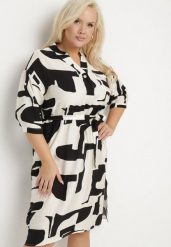 Czarna Sukienka z Wiskozą w Abstrakcyjny Wzór z Wiązanym Paskiem Ilanilia. Czarne sukienki damskie Born2be, na co dzień, na lato, plus size, bez wzorów, z wiskozy, eleganckie, bez kołnierzyka, plus size, bez ramiączek, midi, kopertowe. W wyprzedaży za 87.99 zł.