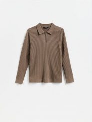 Prążkowany sweter polo - brązowy. Brązowe swetry męskie Reserved, l, bez wzorów, z bawełny, bez kołnierzyka. Za 129.99 zł.