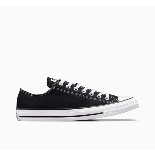 Buty trampki sportowe męskie CONVERSE ALL STAR OX. Czarne trampki i tenisówki męskie Converse, bez wzorów, bez zapięcia. Za 296.06 zł.