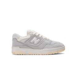 Buty sportowe sneakersy New Balance 550 szare - BB550SLB. Szare buty sportowe na co dzień damskie New Balance, bez wzorów. Za 777.62 zł.