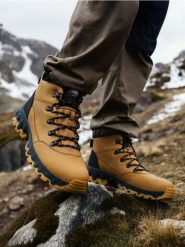 Trapery za kostkę - brązowy. Brązowe buty zimowe męskie Sinsay, za kostkę, bez zapięcia. Za 149.99 zł.