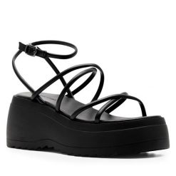 Sandały Jenny Fairy. Czarne sandały damskie Jenny Fairy, bez wzorów, bez obcasa, na koturnie. Za 169.99 zł.