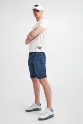Spodenki jeansowe męskie EMPORIO ARMANI. Szorty męskie Emporio Armani, z jeansu, bez kołnierzyka. Za 759.00 zł.