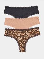 Stringi z koronką 3 pack - wielobarwny. Stringi damskie Sinsay, l, bez wzorów, z koronki. Za 25.99 zł.