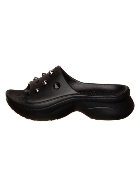 Crocs Klapki "Bae Studded Slide" w kolorze czarnym rozmiar: 39/40. Czarne klapki damskie Crocs, bez wzorów, bez obcasa. Za 154.95 zł.