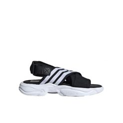 Sandały Kobieta Adidas Magmur czarny. Czarne sandały damskie Adidas, bez wzorów, bez obcasa. Za 223.90 zł.