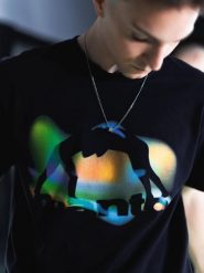 Koszulka sportowa MANTO Reflection z krótkim rękawem. Czarne bluzki sportowe damskie Manto, l, bez wzorów, z bawełny, bez ramiączek. Za 109.99 zł.