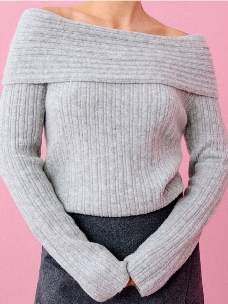 Sweter z odkrytymi ramionami i domieszką wełny - szary. Szare swetry klasyczne damskie Sinsay, l, z wełny, bez kołnierzyka. Za 59.99 zł.
