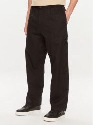 Calvin Klein Jeans Spodnie materiałowe J30J325126 Czarny Regular Fit. Czarne spodnie materiałowe męskie Calvin Klein Jeans, bez wzorów, z bawełny. Za 279.99 zł.