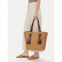 Torebka DeeZee. Brązowe torebki klasyczne damskie DeeZee, bez wzorów, bez dodatków. Za 119.99 zł.