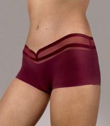 Damskie szorty Hastko 19. Czerwone szorty damskie HÄSTKO, bez wzorów, z materiału, eleganckie. Za 225.00 zł.