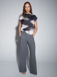 Someday Bluzka "Zalactic" w kolorze czarno-białym rozmiar: 40. Czarne bluzki damskie Someday, bez wzorów, bez kołnierzyka, bez ramiączek. Za 143.99 zł.