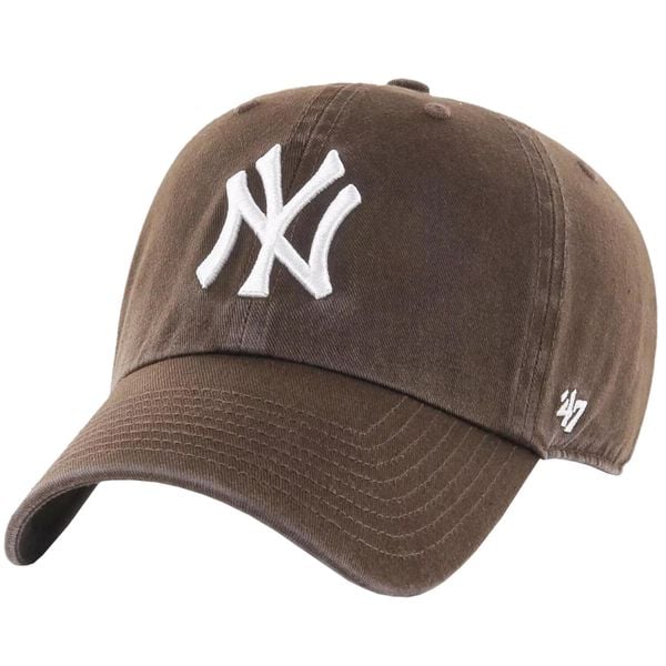 Czapka z daszkiem męska 47 New York Yankees Clean Up Cap. Brązowe czapki męskie 47 Brand, bez wzorów, z bawełny, sportowe. Za 109.99 zł.