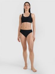 4F Dół od bikini damski - czarny M. Czarne bikini damskie 4f, bez wzorów. W wyprzedaży za 59.99 zł.