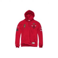 Bluza sportowa męska Mitchell & Ness Champ City Chicago Bulls. Czerwone bluzy sportowe męskie Mitchell & Ness, bez wzorów, sportowe, bez kołnierzyka, bez ramiączek. Za 676.00 zł.