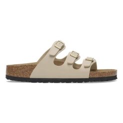 Klapki damskie BIRKENSTOCK Florida BF Sandcastle. Brązowe klapki damskie Birkenstock, bez wzorów, z materiału, bez obcasa. Za 379.99 zł.