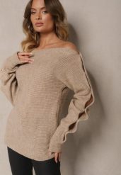 Jasnobeżowy Elegancki Sweter z Dekoltem w Łódkę Zdobiony Guzikami i Wycięciami na Rękawach Dorida. Brązowe swetry klasyczne damskie Renee, m, z jeansu, bez kołnierzyka. Za 54.99 zł.