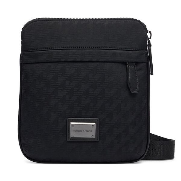 Saszetka Emporio Armani. Czarne saszetki męskie Emporio Armani. Za 1,034.00 zł.