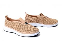 BOMBONELLA G028 409 T08 70-216 beżowy, półbuty damskie. Brązowe półbuty damskie Bombonella, bez wzorów, z gumy, bez obcasa. Za 233.67 zł.